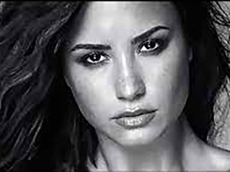 آهنگ انگلیسی Only Forever از Demi Lovato به همراه متن و ترجمه مجزا