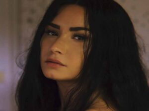 آهنگ انگلیسی Sober از Demi Lovato به همراه متن و ترجمه مجزا