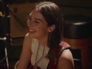 آهنگ انگلیسی Packing It Up از Gracie Abrams به همراه متن و ترجمه مجزا