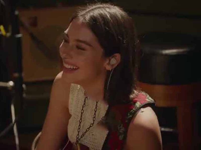 آهنگ انگلیسی Packing It Up از Gracie Abrams به همراه متن و ترجمه مجزا