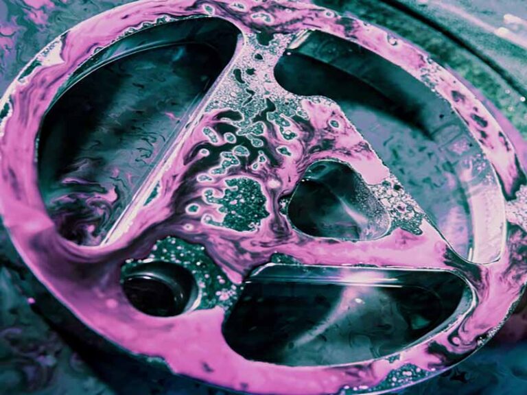 آهنگ انگلیسی Let You Fade از Linkin Park به همراه متن و ترجمه مجزا