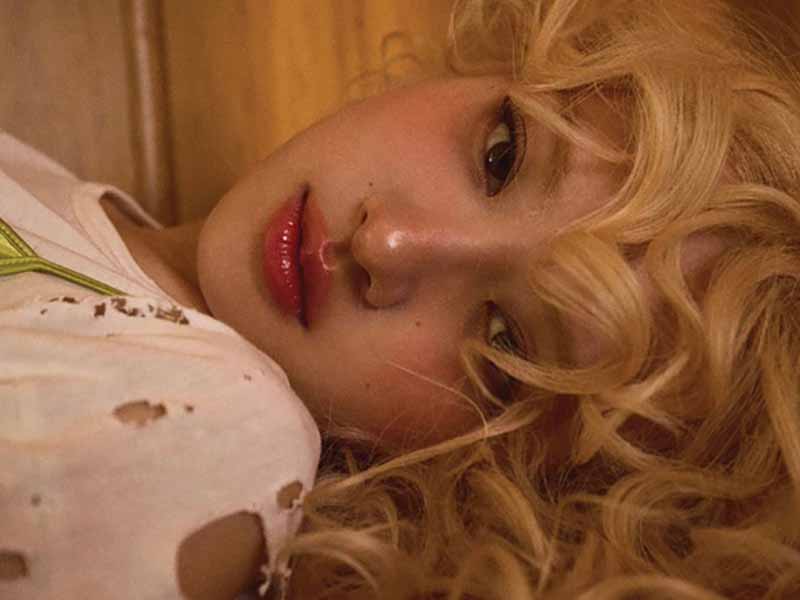 آهنگ انگلیسی Toxic Till the End از ROSÉ به همراه متن و ترجمه مجزا