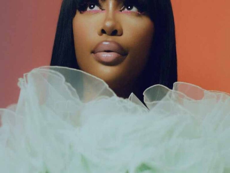 آهنگ انگلیسی Seek & Destroy از SZA به همراه متن و ترجمه مجزا