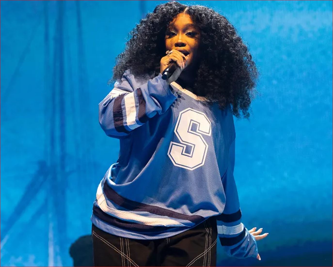 آهنگ انگلیسی Snooze از SZA به همراه متن و ترجمه مجزا