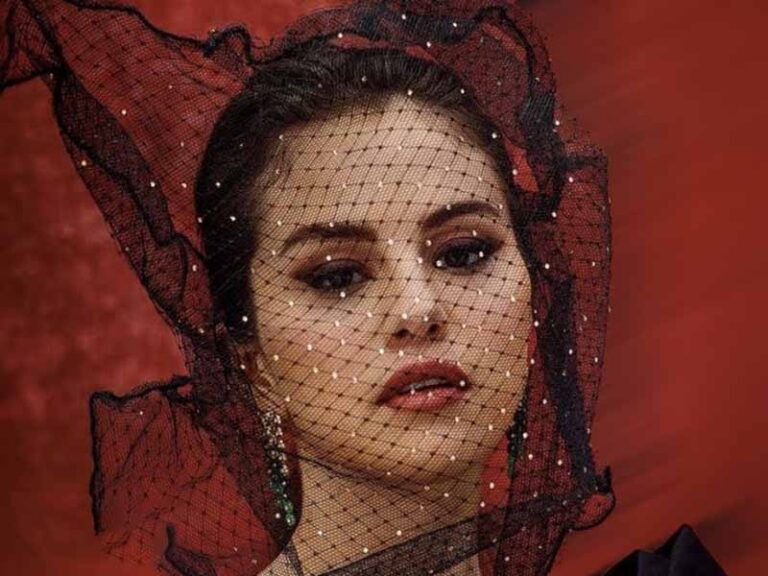 آهنگ انگلیسی Kinda Crazy از Selena Gomez به همراه متن و ترجمه مجزا