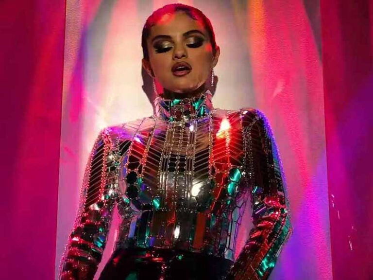 آهنگ انگلیسی Look at Her Now از Selena Gomez به همراه متن و ترجمه مجزا