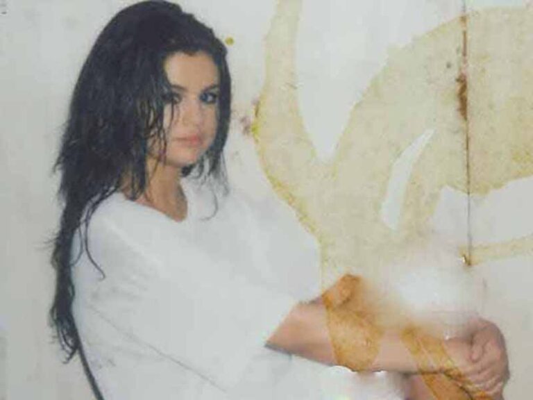 آهنگ انگلیسی Stained از Selena Gomez به همراه متن و ترجمه مجزا