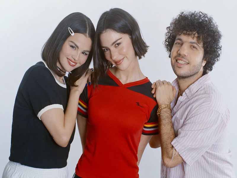 آهنگ انگلیسی Call Me When You Break Up از Selena Gomez و Gracie Abrams به همراه متن و ترجمه مجزا