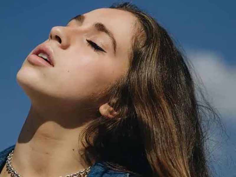 آهنگ انگلیسی you broke me first از Tate McRae به همراه متن و ترجمه مجزا