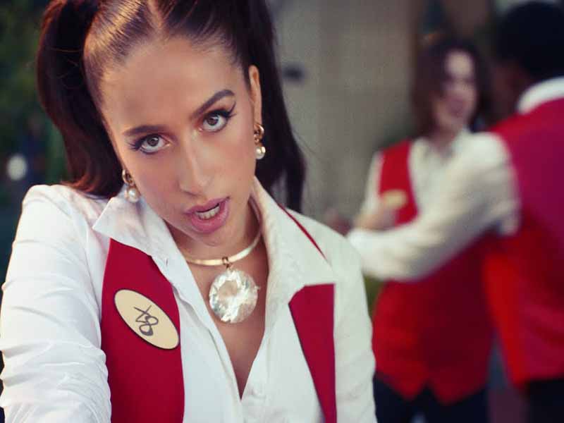 آهنگ انگلیسی ?what would you do از Tate McRae به همراه متن و ترجمه مجزا