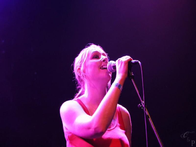 آهنگ انگلیسی The Gathering of the Clouds از Anathema به همراه متن و ترجمه مجزا