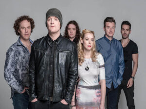 آهنگ انگلیسی The Storm Before the Calm از Anathema به همراه متن و ترجمه مجزا