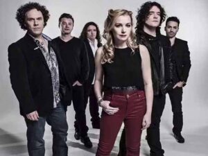 آهنگ انگلیسی Unchained (Tales Of The Unexpected) از Anathema به همراه متن و ترجمه مجزا