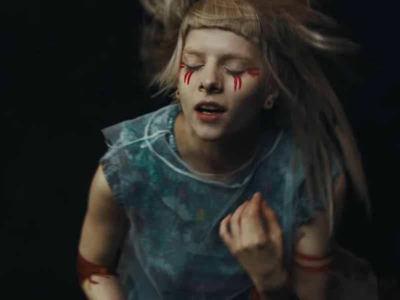 آهنگ انگلیسی The Seed از AURORA به همراه متن و ترجمه مجزا