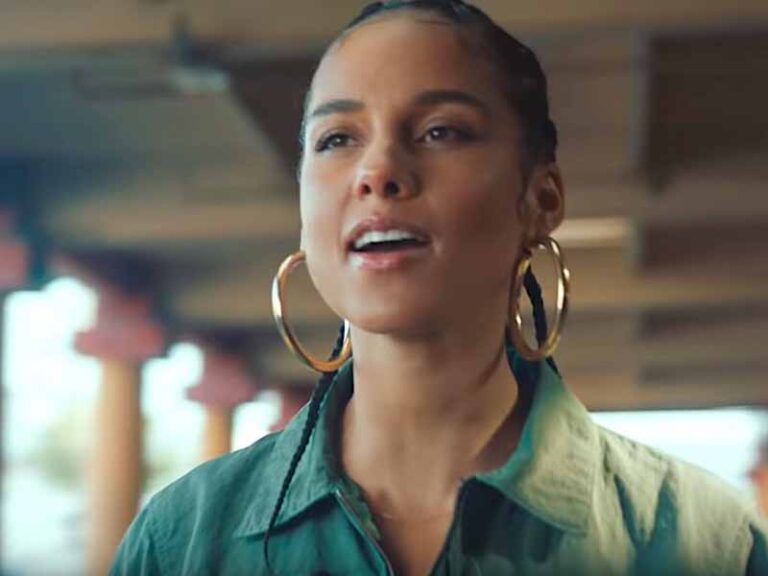 آهنگ انگلیسی Underdog از Alicia Keys به همراه متن و ترجمه مجزا