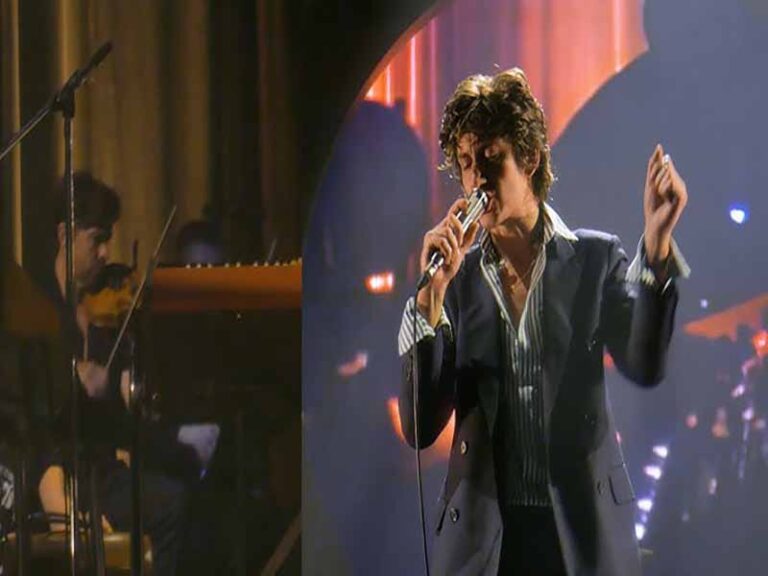 آهنگ انگلیسی Hello You از Arctic Monkeys به همراه متن و ترجمه مجزا