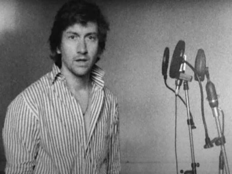 آهنگ انگلیسی There’d Better Be a Mirrorball از Arctic Monkeys به همراه متن و ترجمه مجزا
