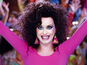 آهنگ انگلیسی Last Friday Night (T.G.I.F.) از Katy Perry به همراه متن و ترجمه مجزا