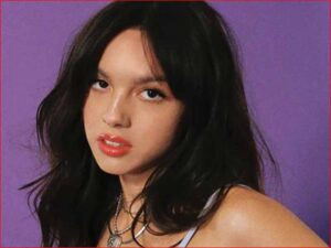 آهنگ انگلیسی the grudge از Olivia Rodrigo به همراه متن و ترجمه مجزا