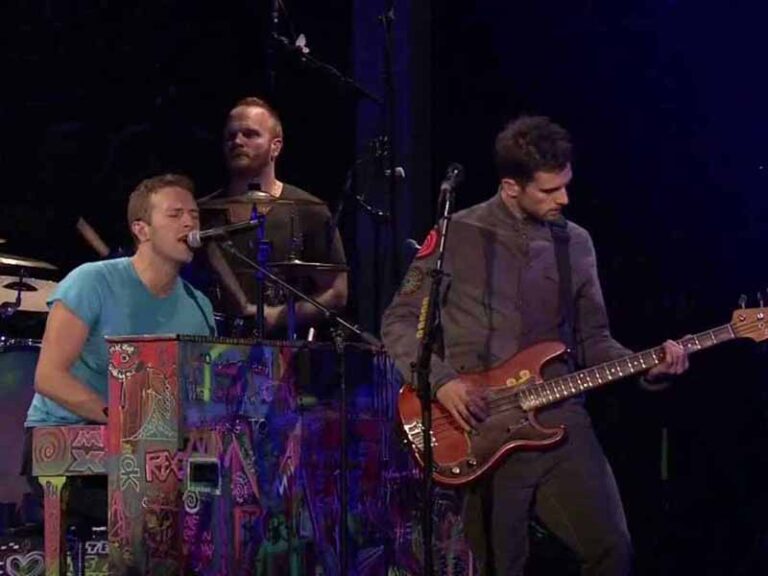 آهنگ انگلیسی Politik از Coldplay به همراه متن و ترجمه مجزا