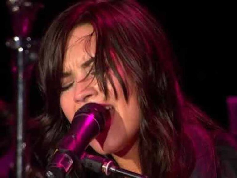 آهنگ انگلیسی Trainwreck از Demi Lovato به همراه متن و ترجمه مجزا