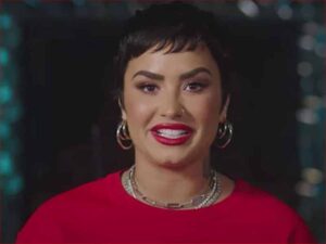 آهنگ انگلیسی Unforgettable از Demi Lovato به همراه متن و ترجمه مجزا