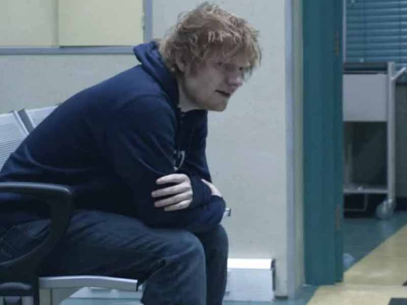 آهنگ انگلیسی Small Bump از Ed Sheeran به همراه متن و ترجمه مجزا