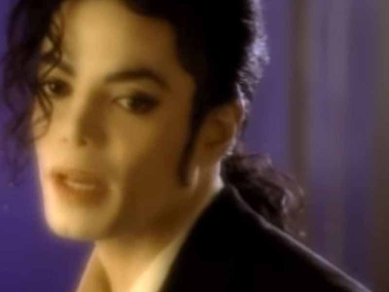 آهنگ انگلیسی Who Is It از Michael Jackson به همراه متن و ترجمه مجزا