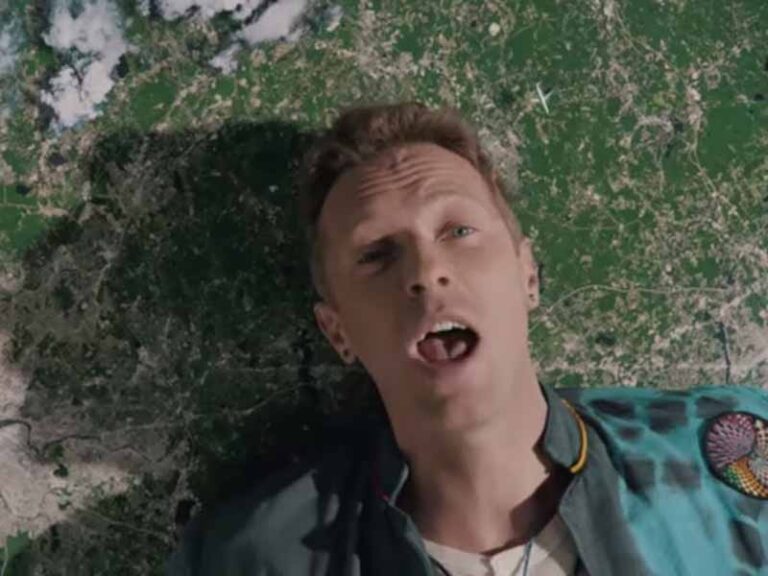 آهنگ انگلیسی Up&Up از Coldplay به همراه متن و ترجمه مجزا