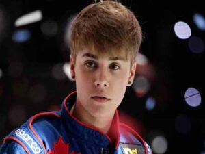 آهنگ انگلیسی Silent Night از Justin Bieber به همراه متن و ترجمه مجزا