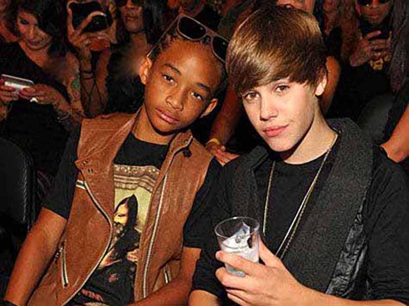آهنگ انگلیسی Happy New Year از Justin Bieber و Jadan Smith به همراه متن و ترجمه مجزا