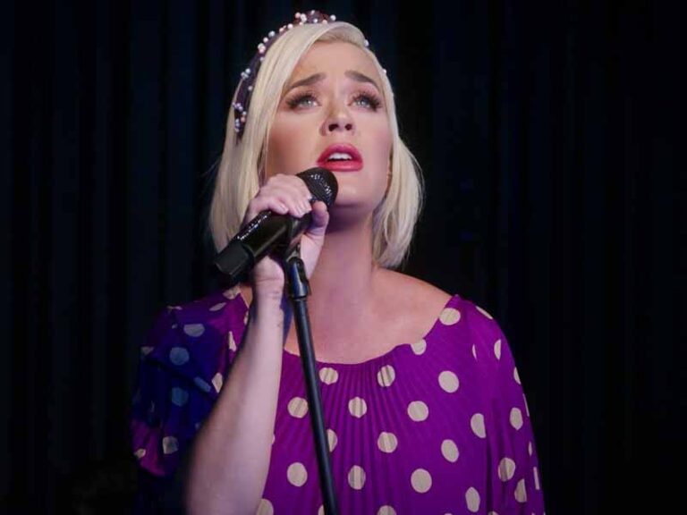 آهنگ انگلیسی What Makes a Woman از Katy Perry به همراه متن و ترجمه مجزا