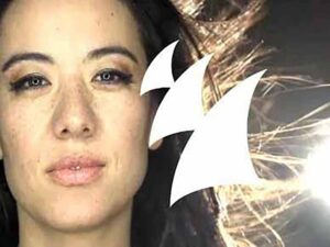 آهنگ انگلیسی Waiting For the Night از Armin van Buuren به همراه متن و ترجمه مجزا